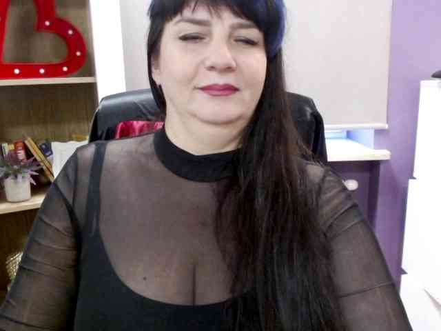 Model: velvetgloria