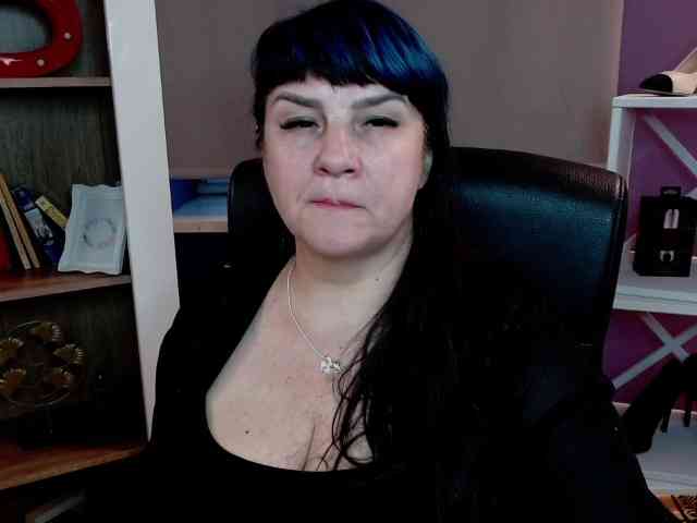 Model: velvetgloria