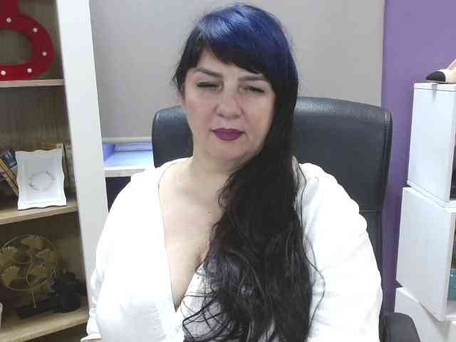 Model: velvetgloria