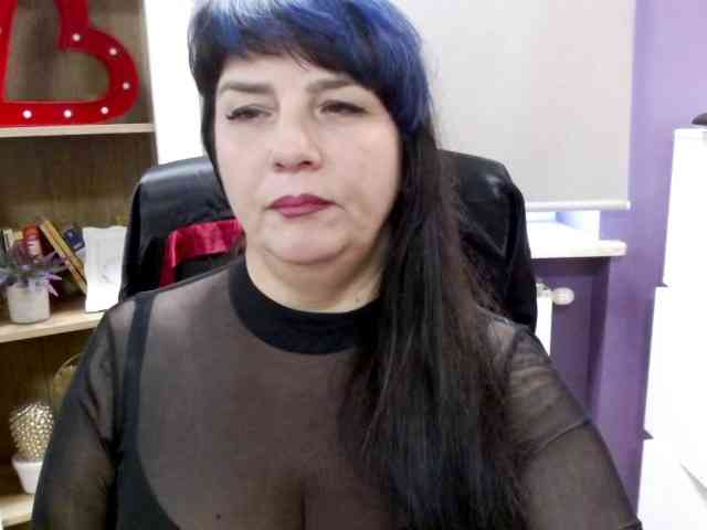 Model: velvetgloria