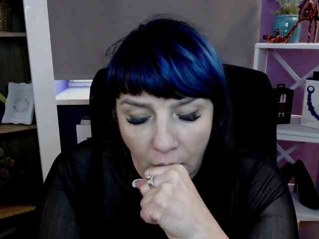 Model: velvetgloria