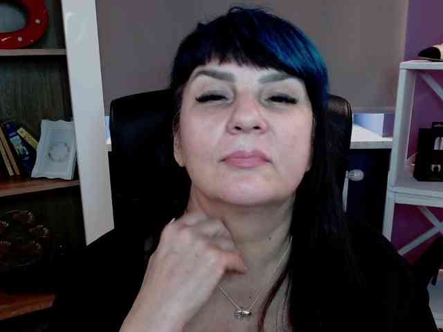 Model: velvetgloria