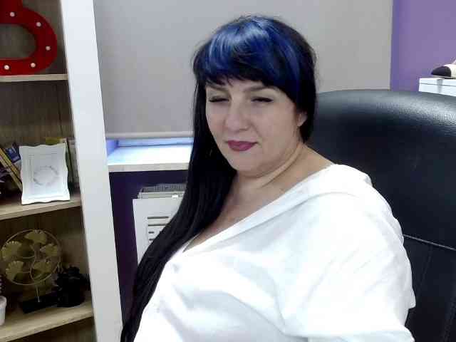 Model: velvetgloria