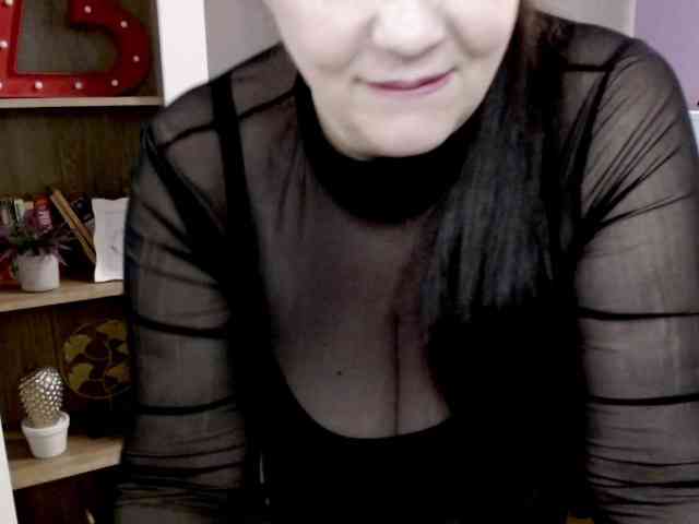 Model: velvetgloria