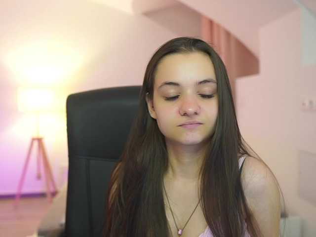 Zoenica live webcam show