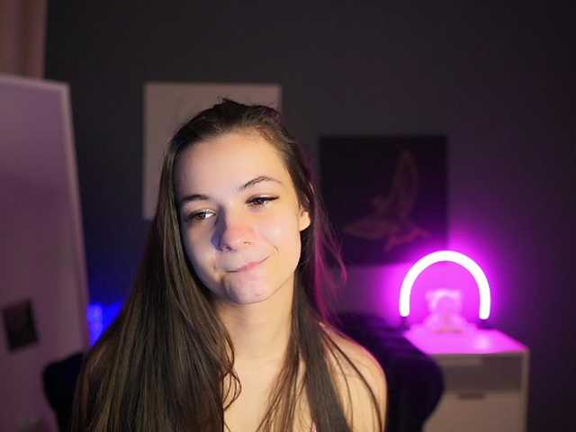Zoenica live webcam show