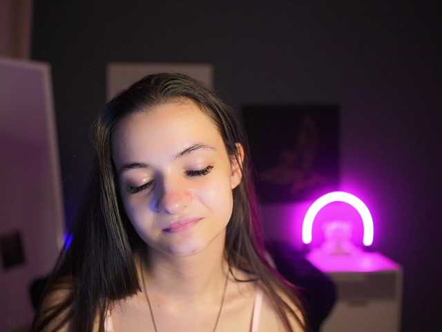 Zoenica live webcam show