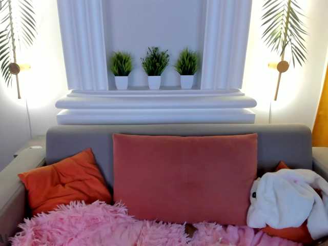 Elly-Blo0m live webcam show