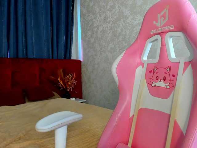 Elly-Blo0m live webcam show