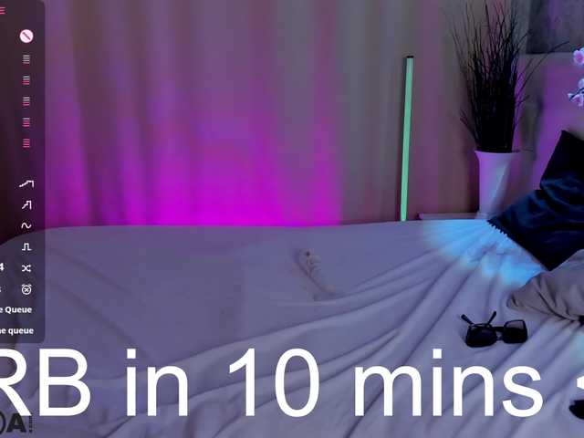 Elly-B1oom live cam on BongaCams