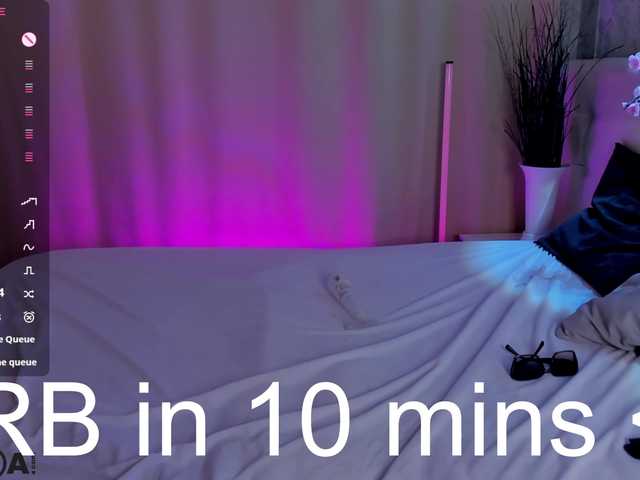 Elly-B1oom live cam on BongaCams