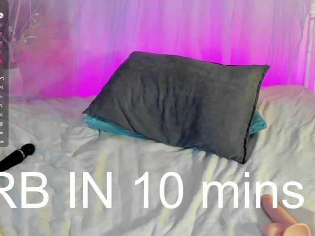 Elly-B1oom live cam on BongaCams