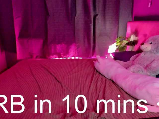 Elly-B1oom live cam on BongaCams