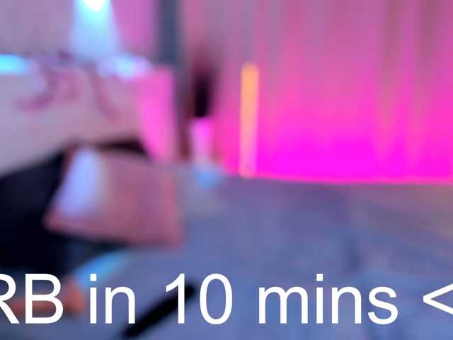 Elly-B1oom live cam on BongaCams