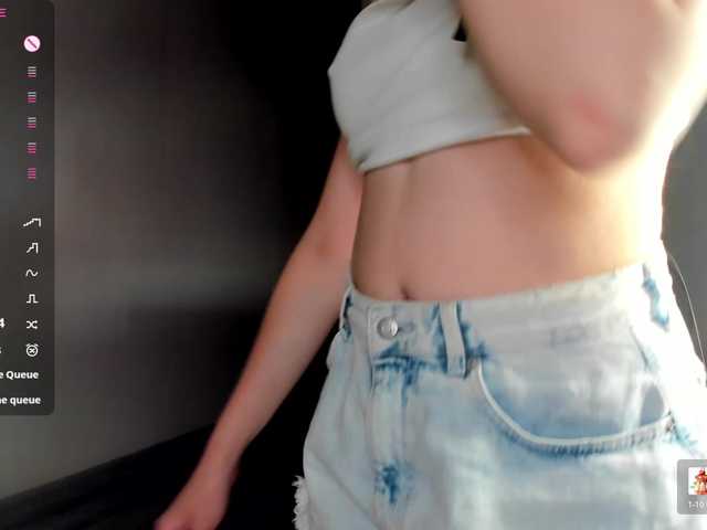 Elly-B1oom live cam on BongaCams