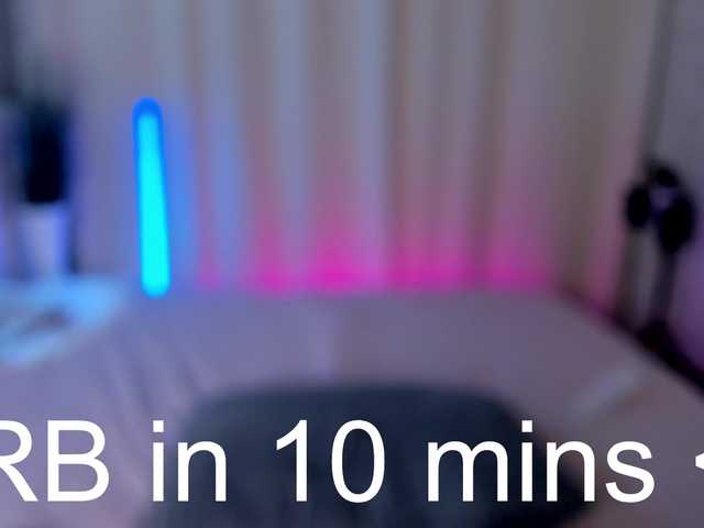Elly-B1oom live cam on BongaCams