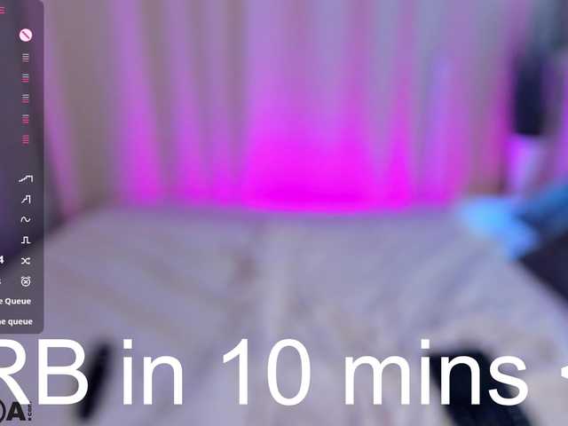 Elly-B1oom live cam on BongaCams