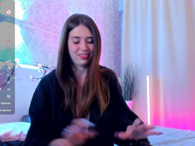 Elly-B1oom live cam on BongaCams