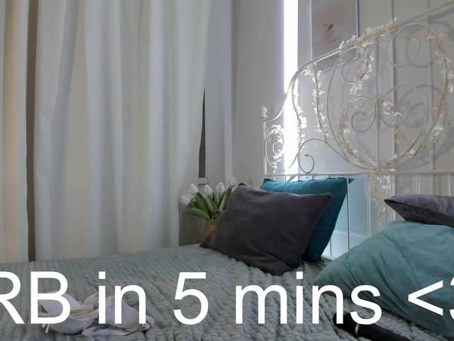 Elly-Blo0m live cam preview