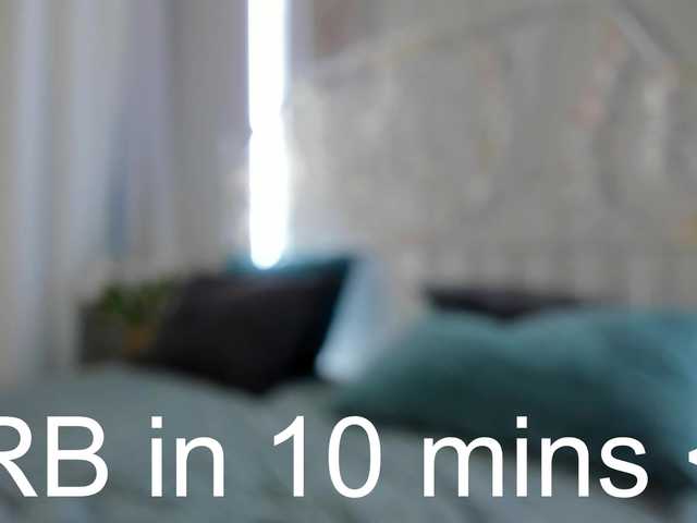 Elly-B1oom live cam on BongaCams