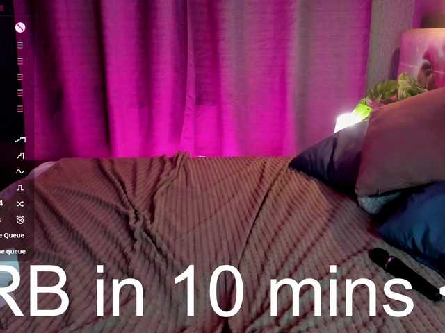 Elly-B1oom live cam on BongaCams