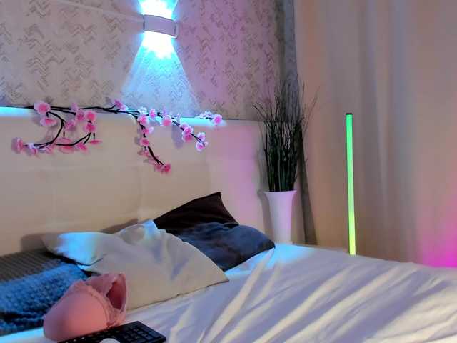 Elly-Blo0m live cam preview