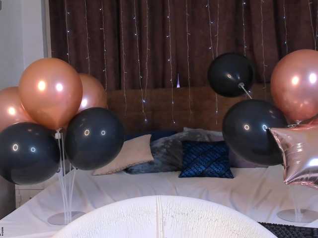 Elly-Blo0m live webcam show
