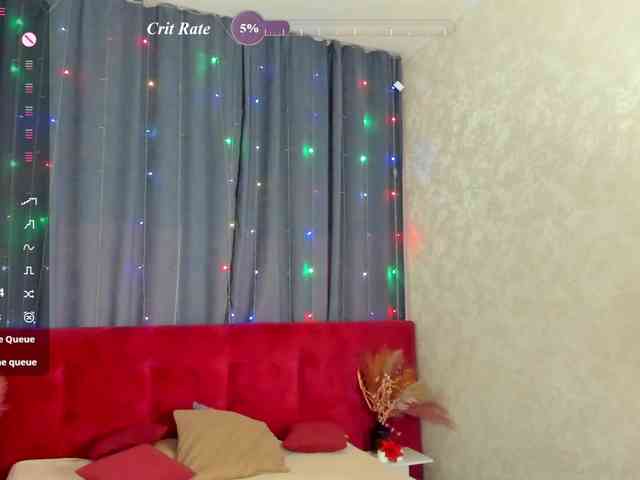 Elly-Blo0m webcam