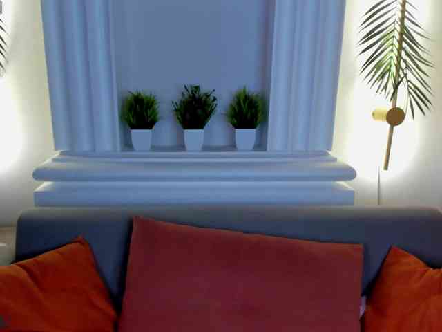 Elly-Blo0m webcam