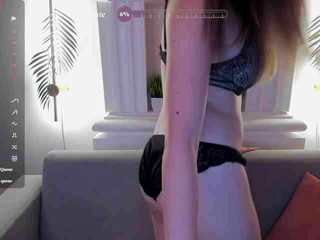 Elly-Blo0m webcam
