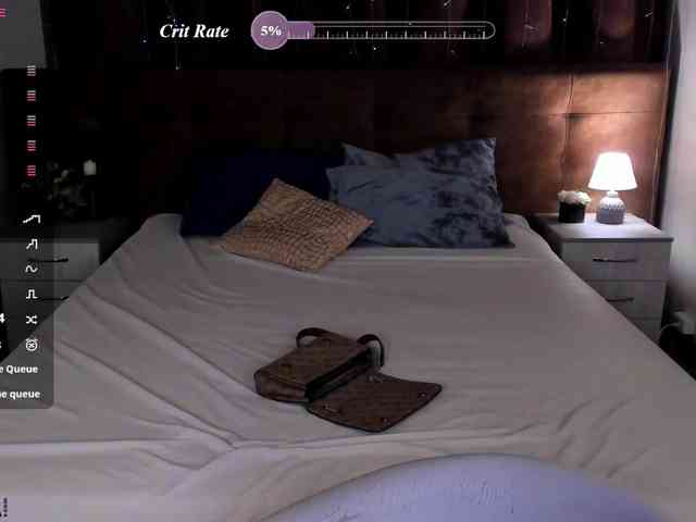 Elly-Blo0m webcam