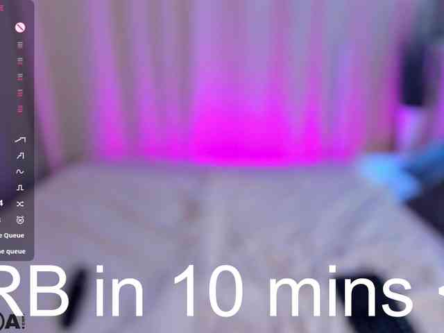 Elly-Blo0m webcam