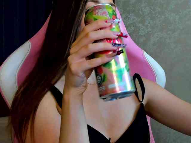Elly-Blo0m webcam
