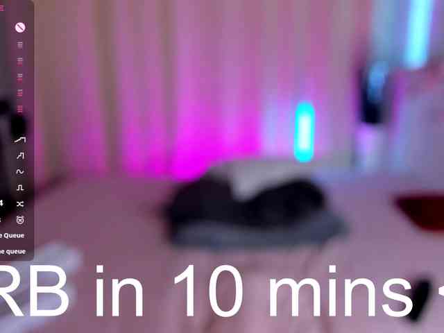 Elly-Blo0m webcam