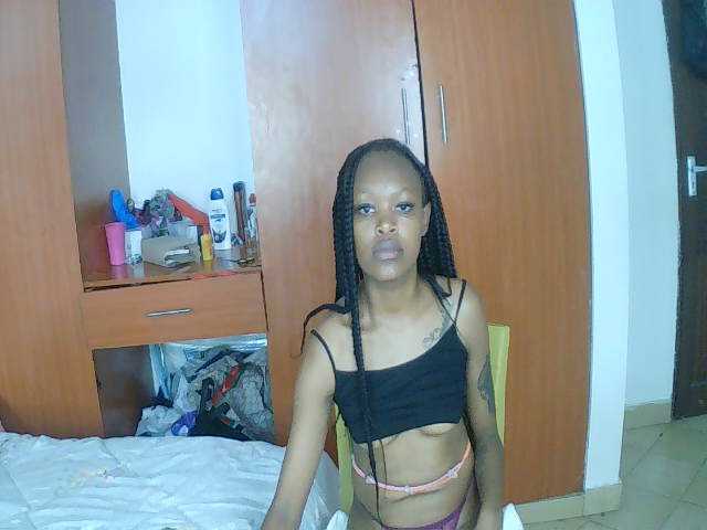 Rosy live cam on BongaCams