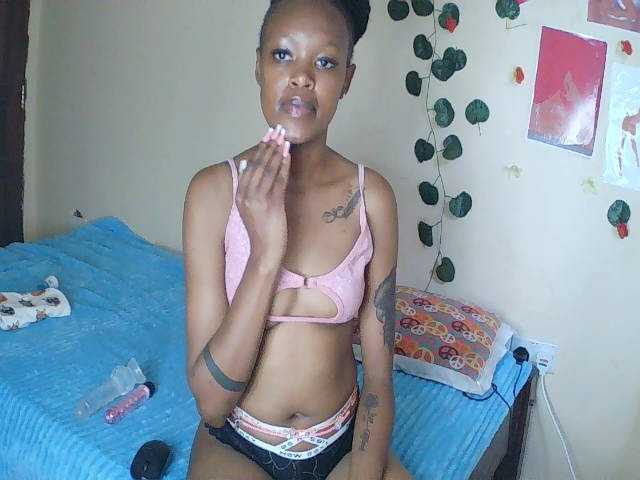 Rosy live cam on BongaCams