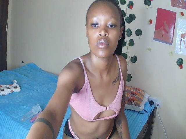 Rosy live cam on BongaCams