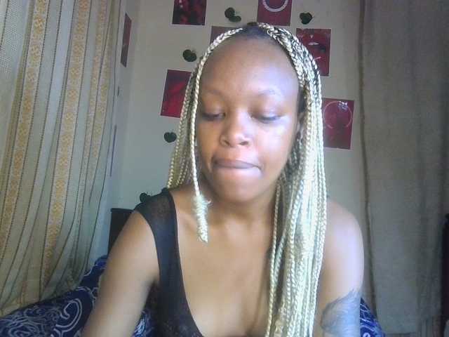 Rosy live cam on BongaCams