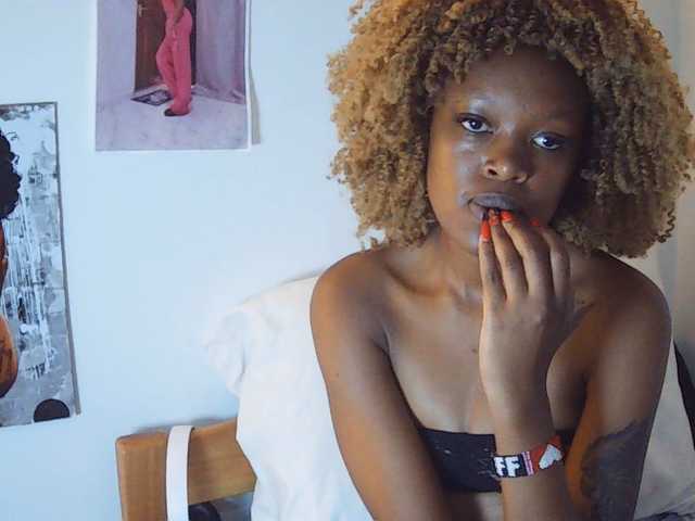 Rosy live cam on BongaCams