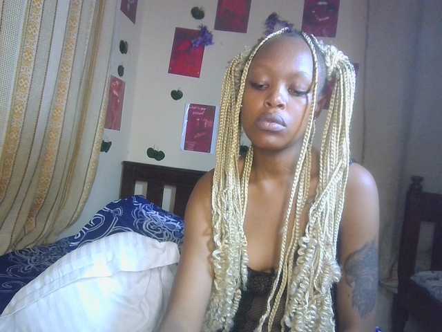 Rosy live cam on BongaCams
