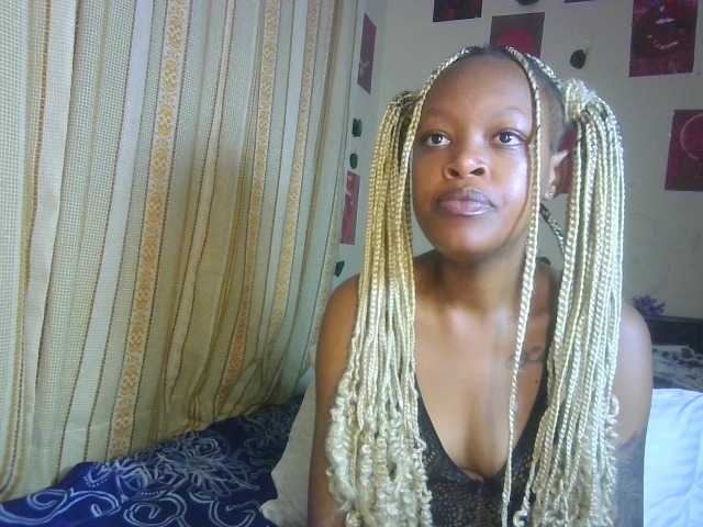 Rosy live cam on BongaCams