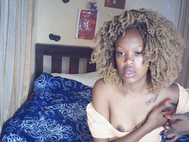 Rosy live cam on BongaCams