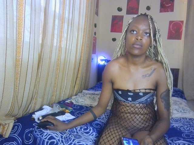 Rosy live cam on BongaCams