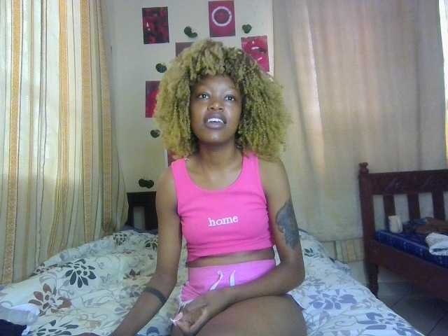 Rosy live cam on BongaCams