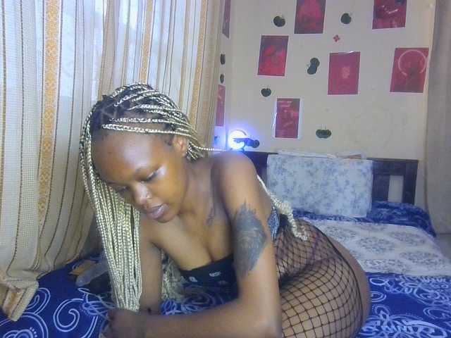 Rosy live cam on BongaCams