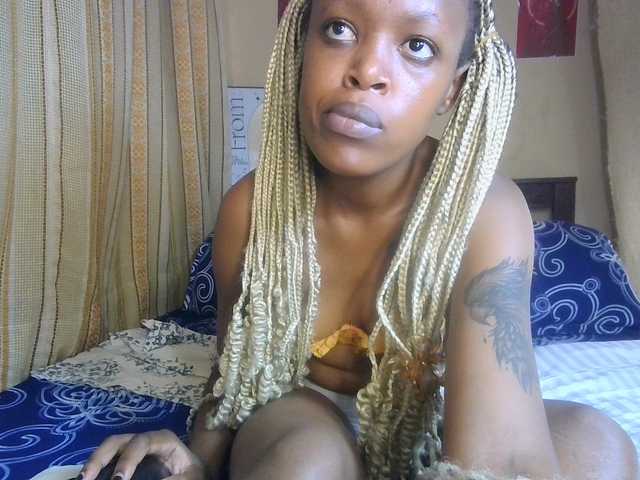 Rosy live cam on BongaCams