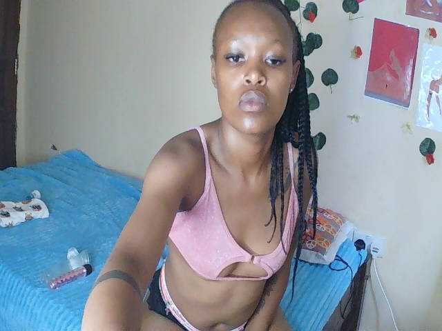 Rosy live cam on BongaCams