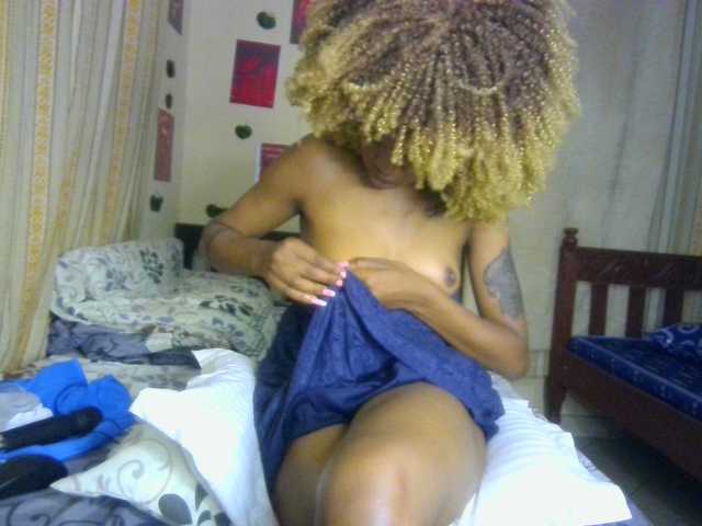 Rosy live cam on BongaCams