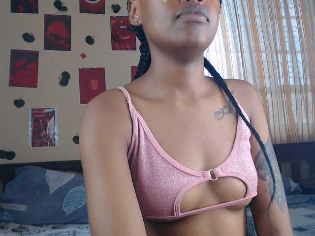 Rosy live cam on BongaCams