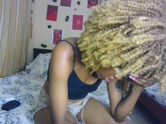 Rosy live cam on BongaCams